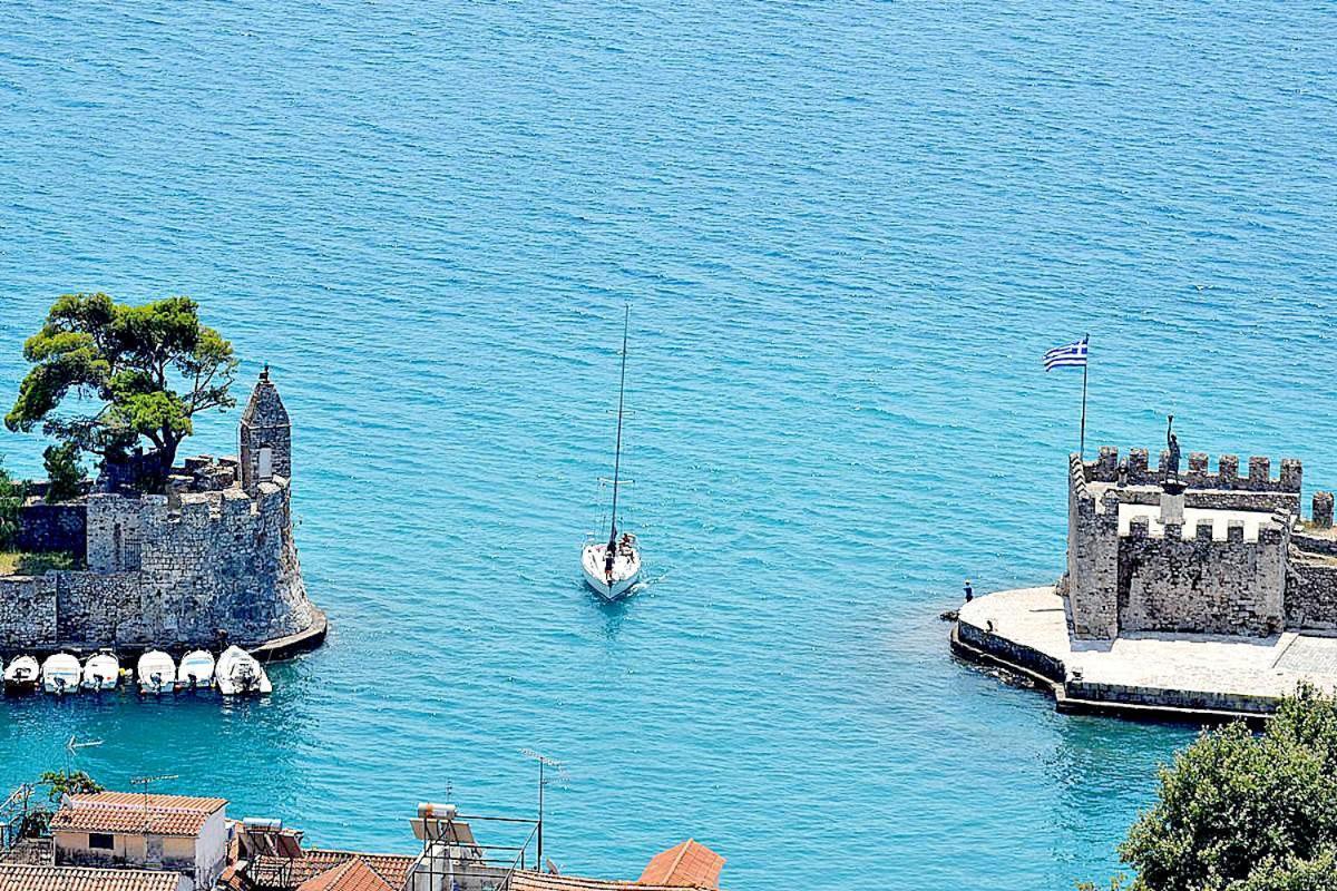 Nafpaktos-Luxury Suite Buitenkant foto